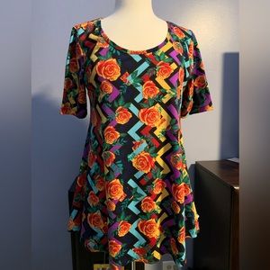 EUC LuLaRoe Scoop Neck Shirt Women’s Size Small